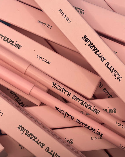 "Sneaky link" Creamy Black Lip Liner